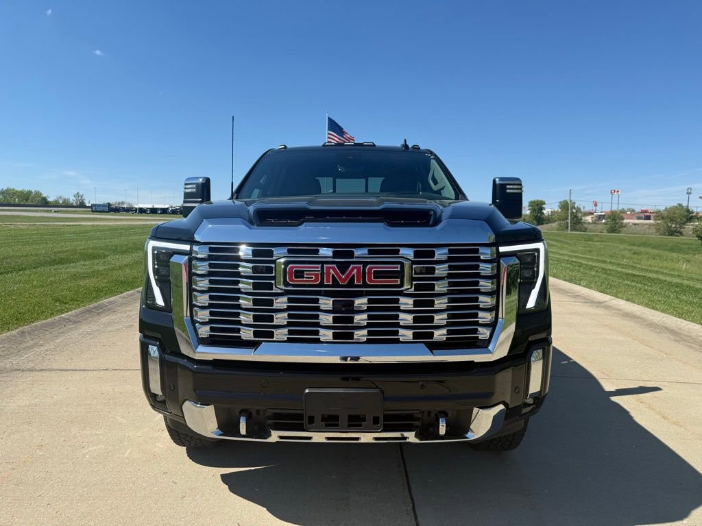 Used 2024 GMC Sierra 2500 Denali w/ Denali Reserve Package image 11