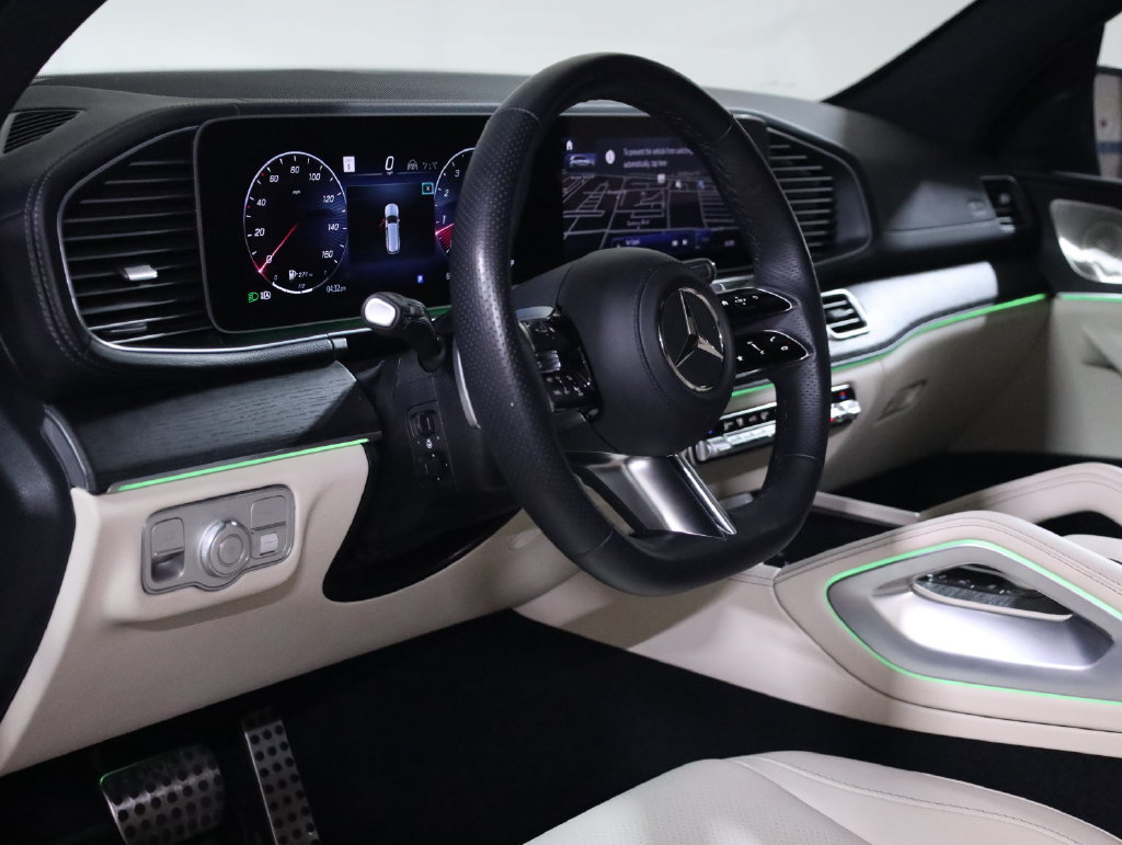 Used 2025 Mercedes-Benz GLS 450 4MATIC w/ AMG Line Exterior image 36