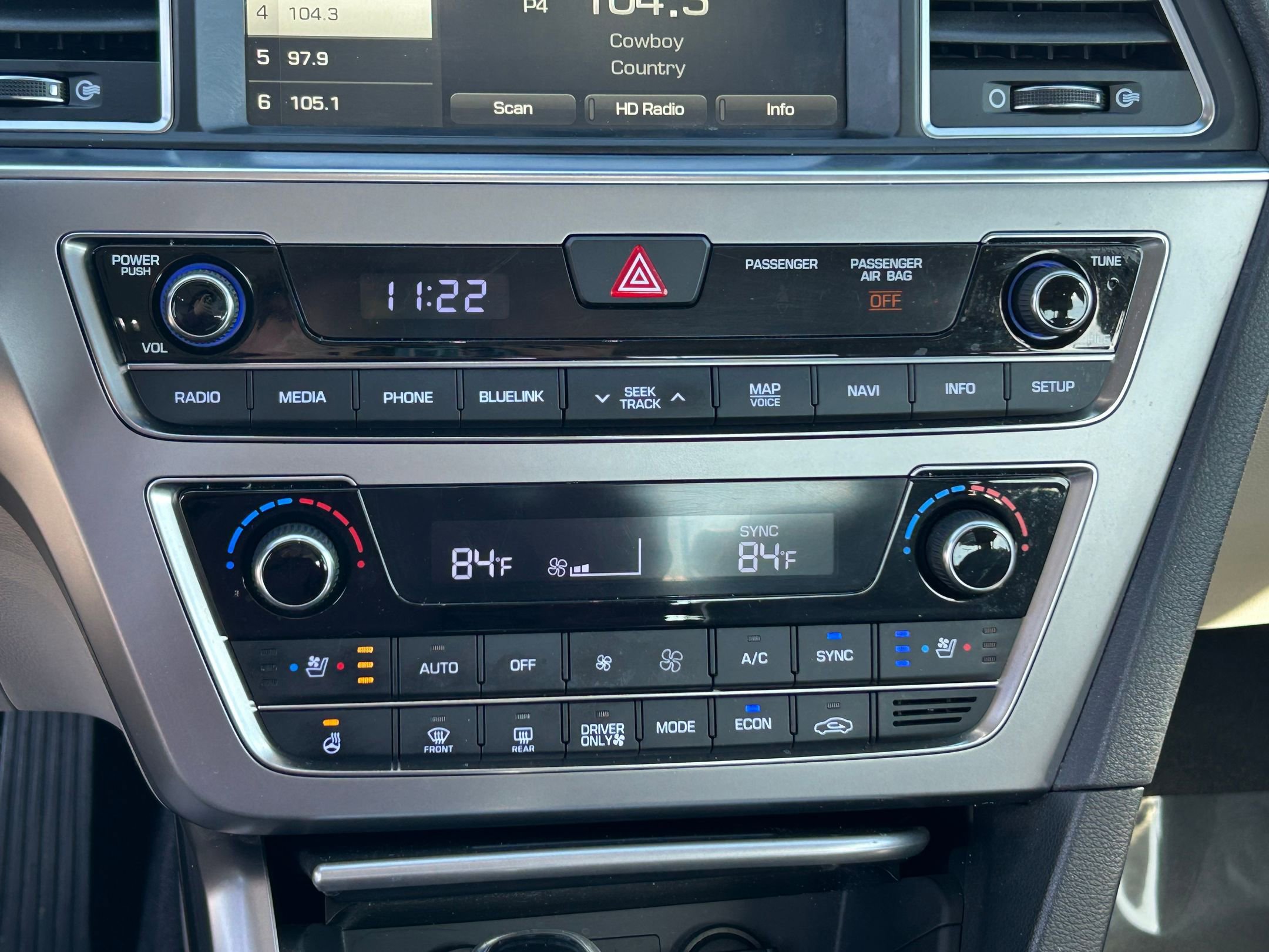 Used 2016 Hyundai Sonata Limited w/ Option Group 02 image 22