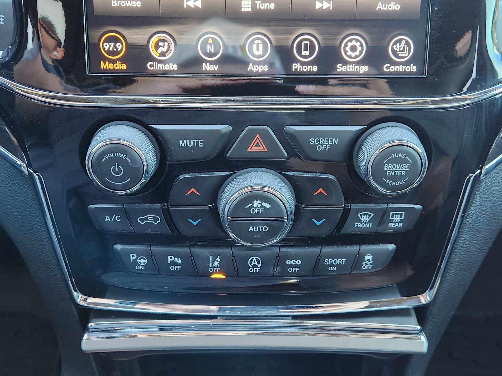 Used 2020 Jeep Grand Cherokee Overland image 22