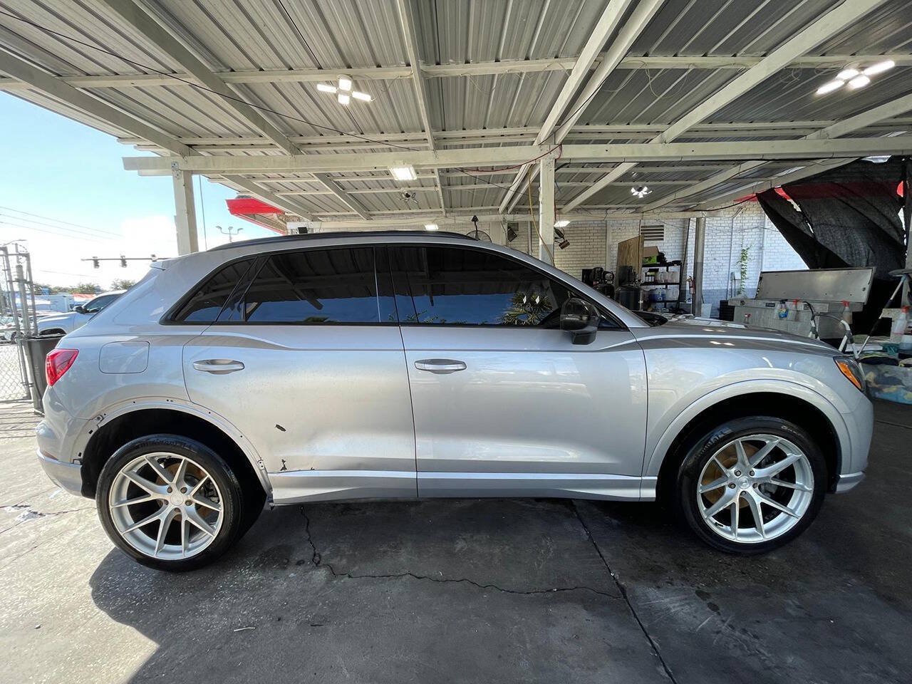 Used 2020 Audi Q3 2.0T Premium w/ Convenience Package AWD/4WD image 4