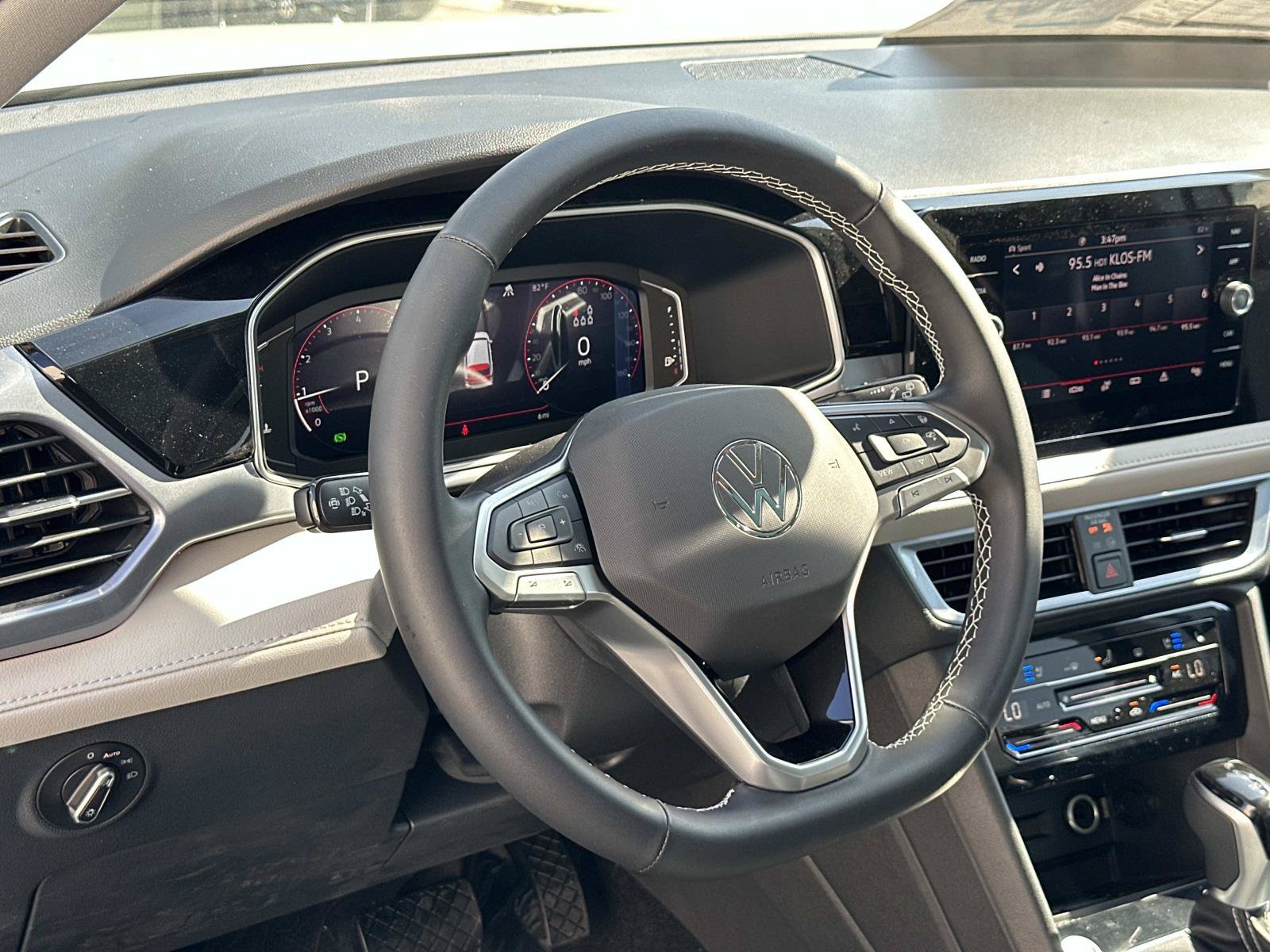 New 2027 Volkswagen Taos SEL AWD/4WD image 8