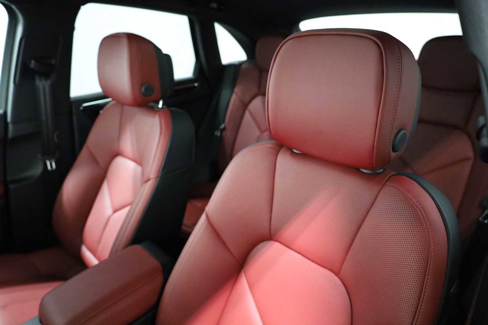 New 2026 Porsche Macan image 19