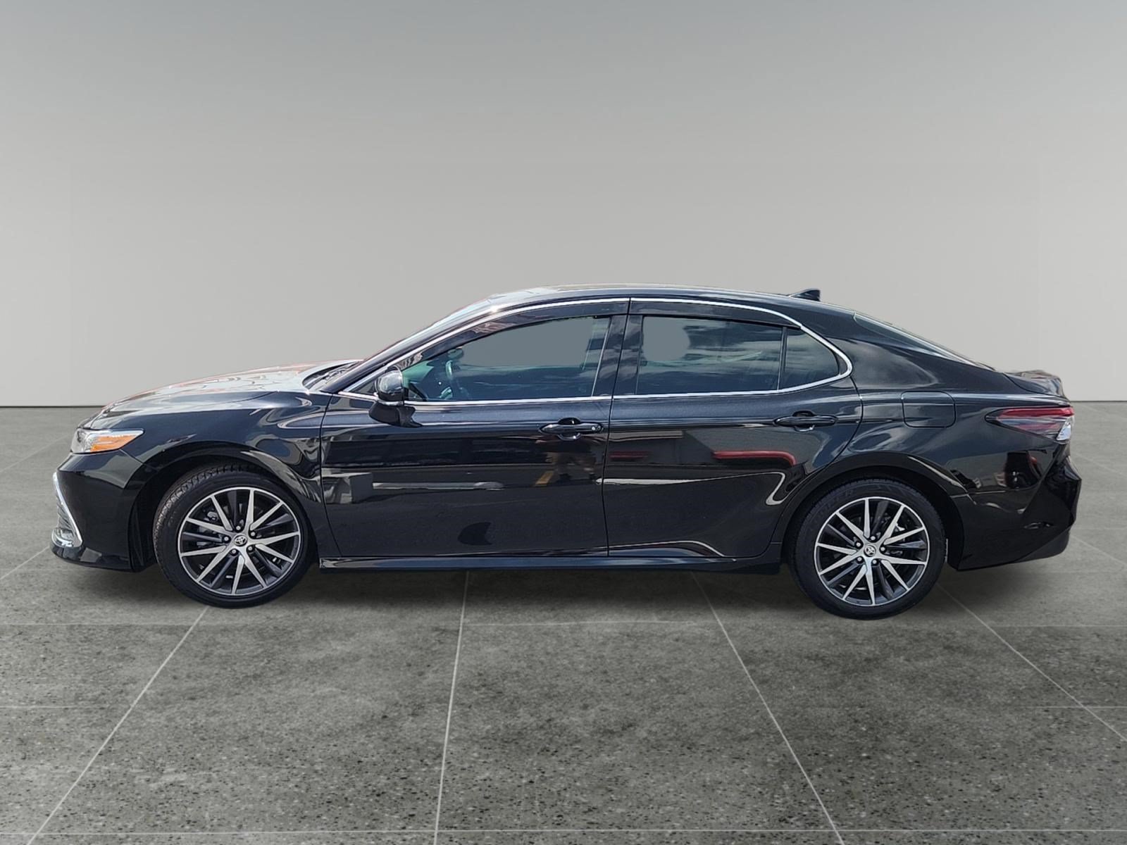 Certified 2022 Toyota Camry XLE FWD image 4