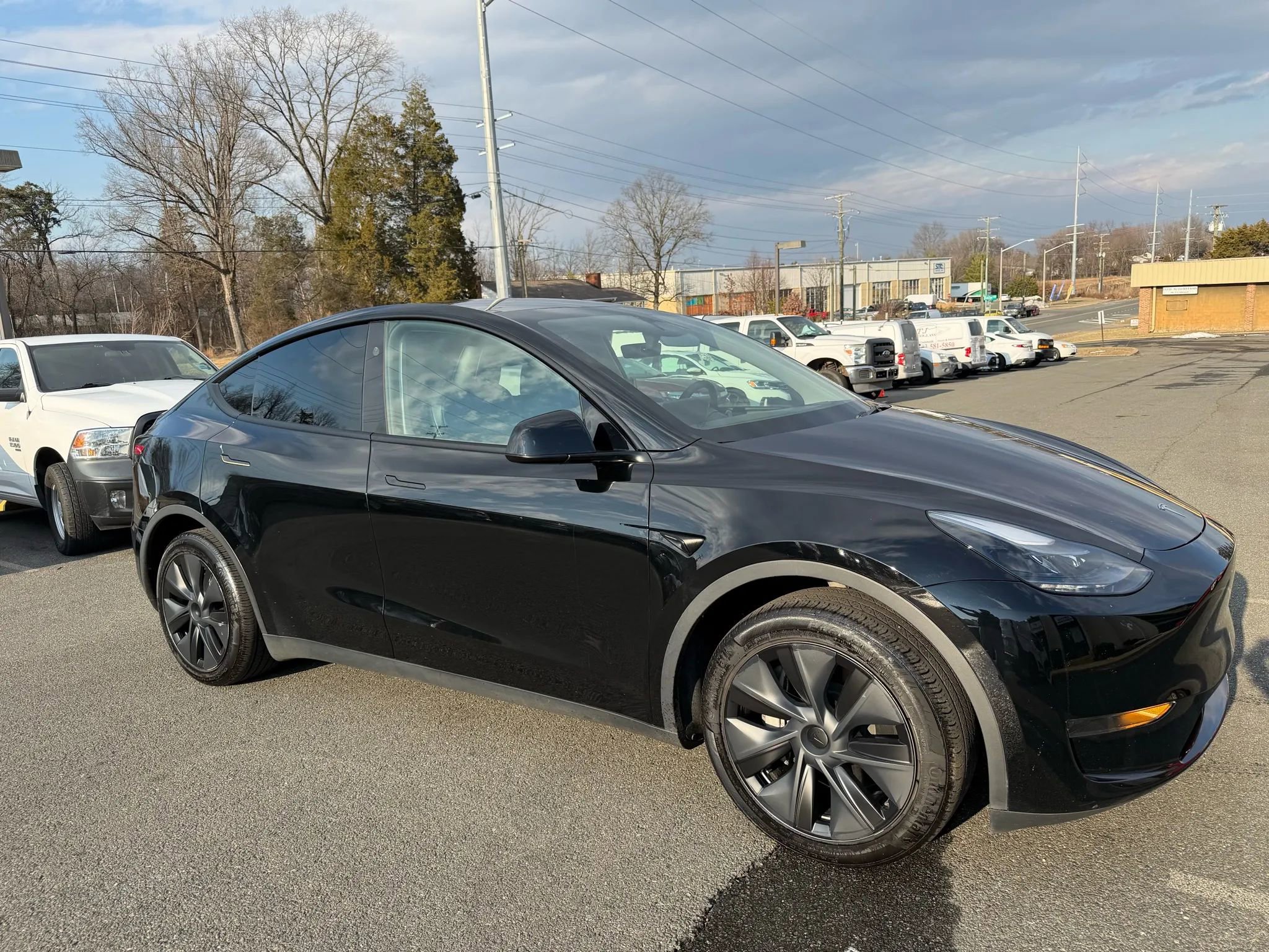 Used 2025 Tesla Model Y Long Range image 4