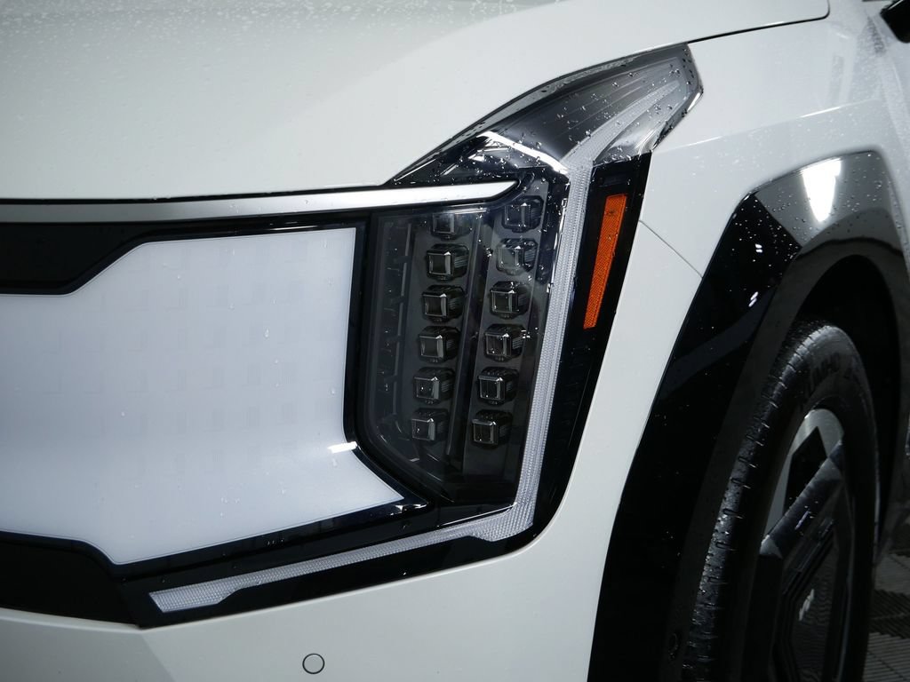 Used 2024 Kia EV9 Land AWD/4WD image 15