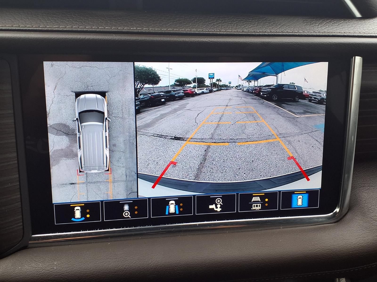 Used 2021 GMC Yukon XL Denali AWD/4WD image 4