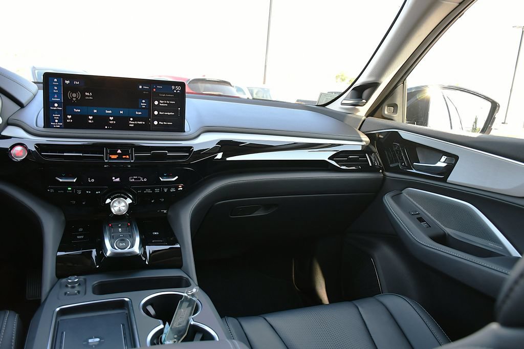 Certified 2026 Acura MDX w/ Technology Package FWD image 31