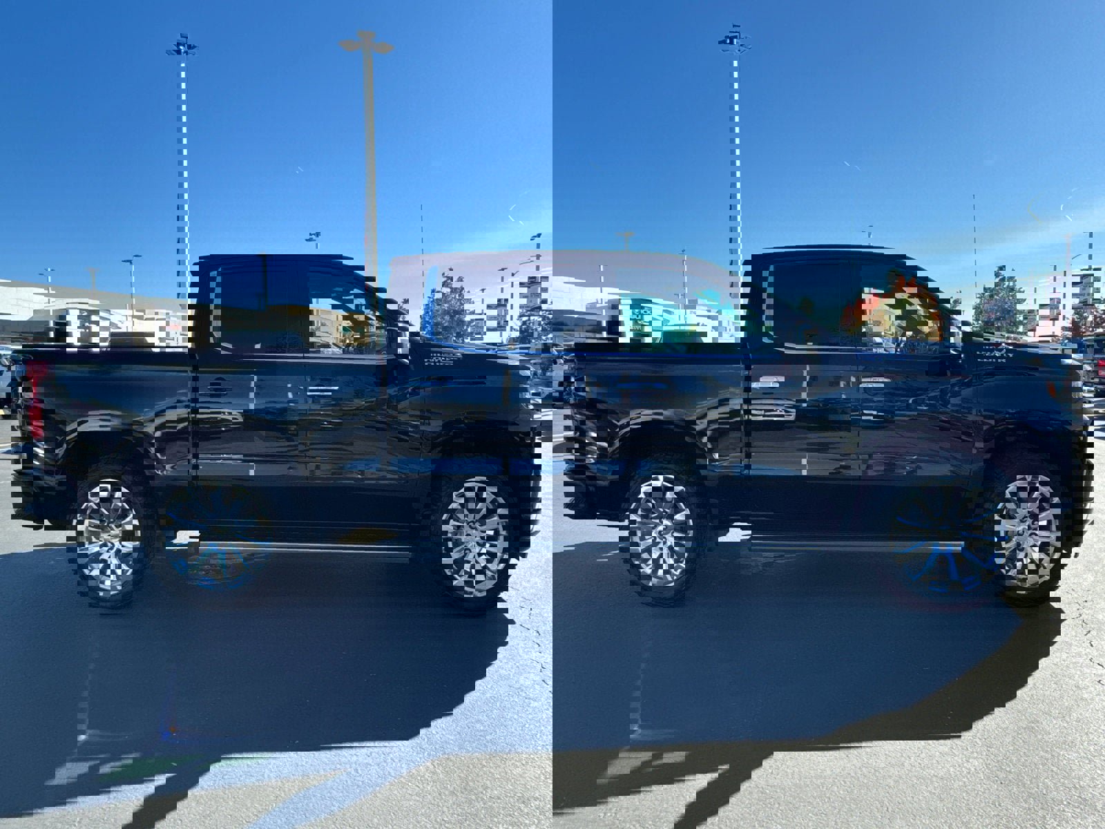 Certified 2021 Chevrolet Silverado 1500 High Country w/ Technology Package image 7