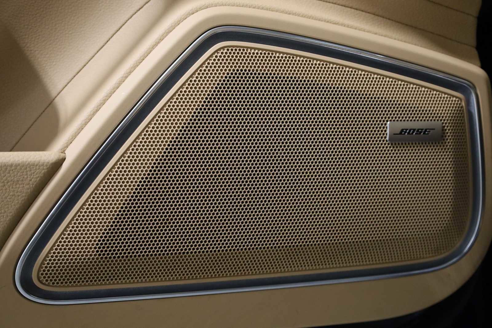 Certified 2023 Porsche Panamera 4 image 17