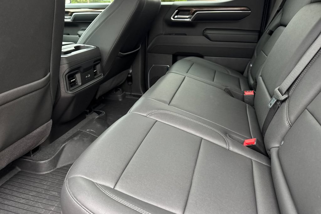 Used 2024 Chevrolet Silverado 1500 LT Trail Boss w/ LT Trail Boss Premium Package AWD/4WD image 13