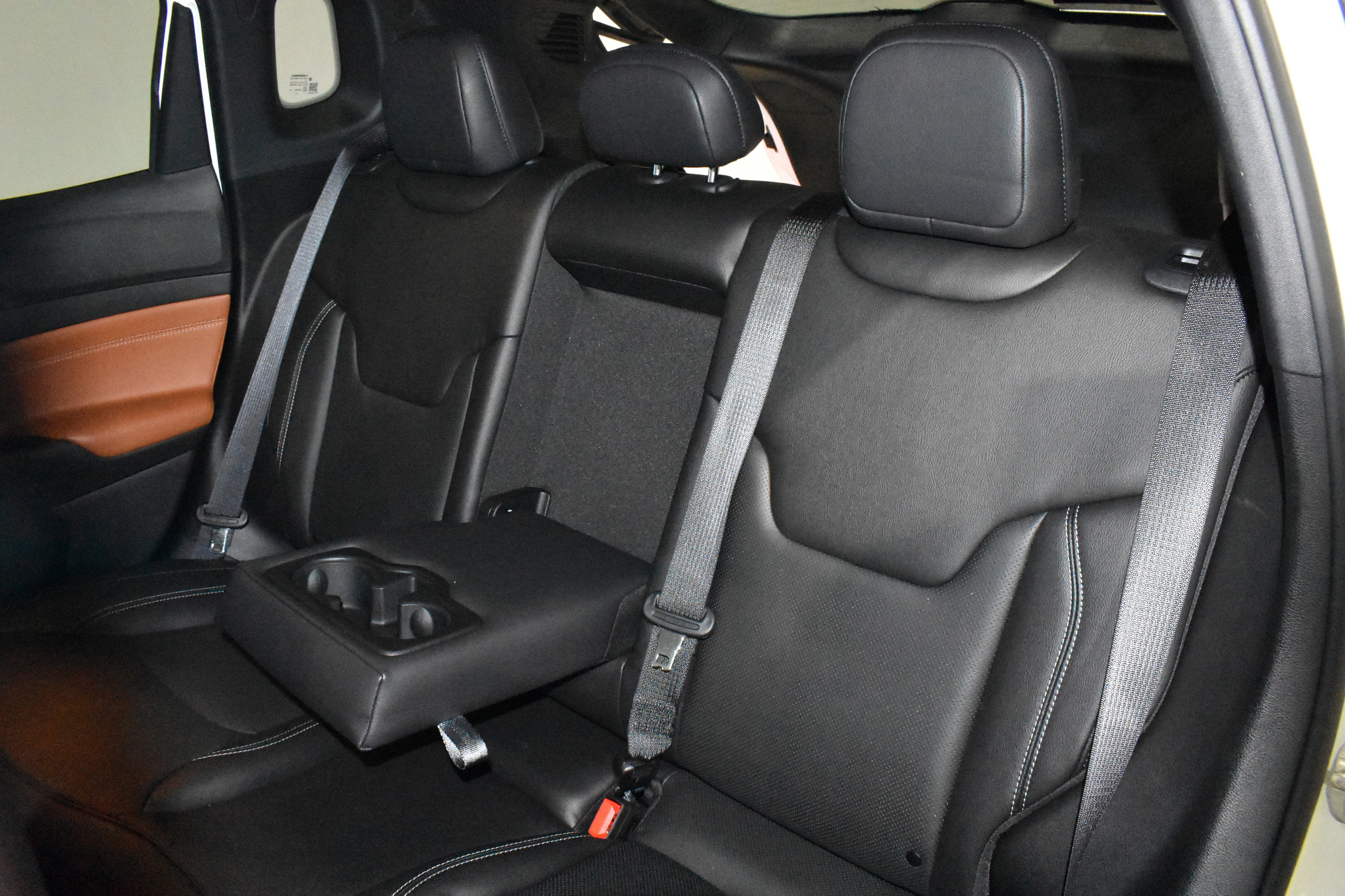 Used 2025 Jeep Compass Limited w/ Elite Group image 27