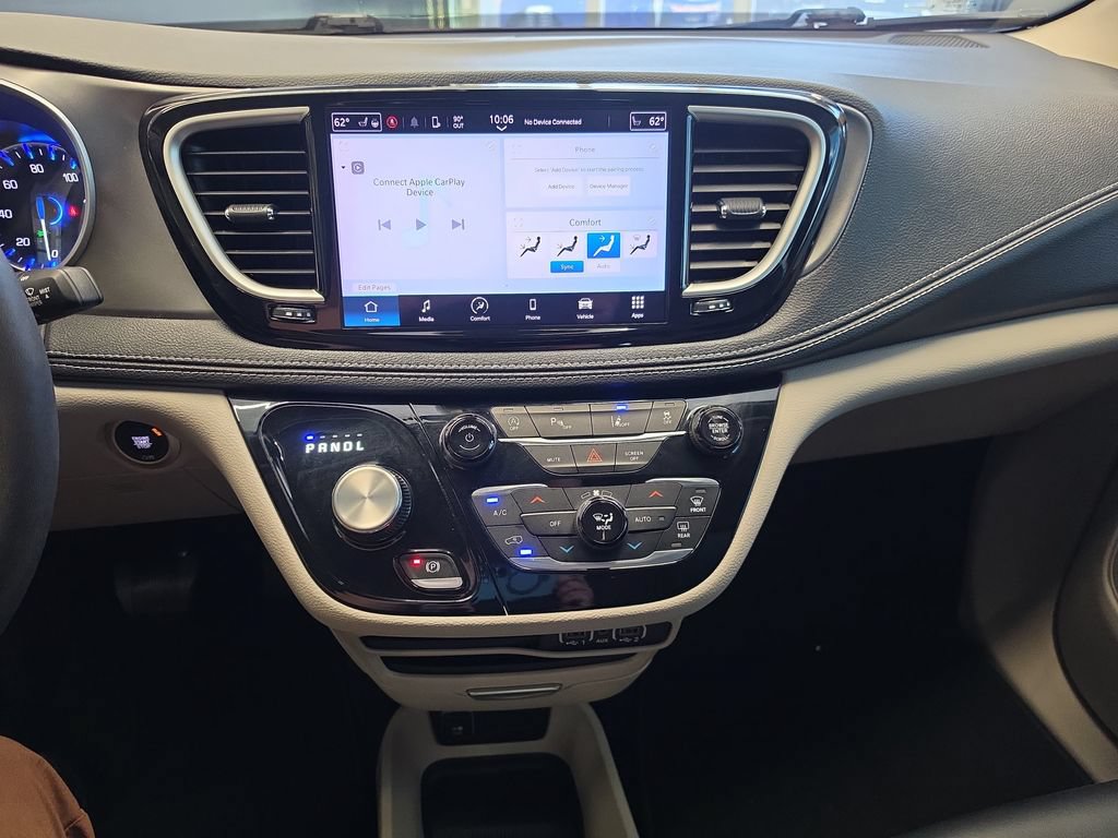 Used 2023 Chrysler Pacifica Touring-L FWD image 24