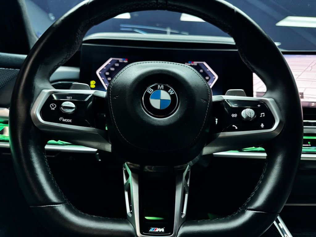 Used 2025 BMW 740i w/ Premium Package image 22