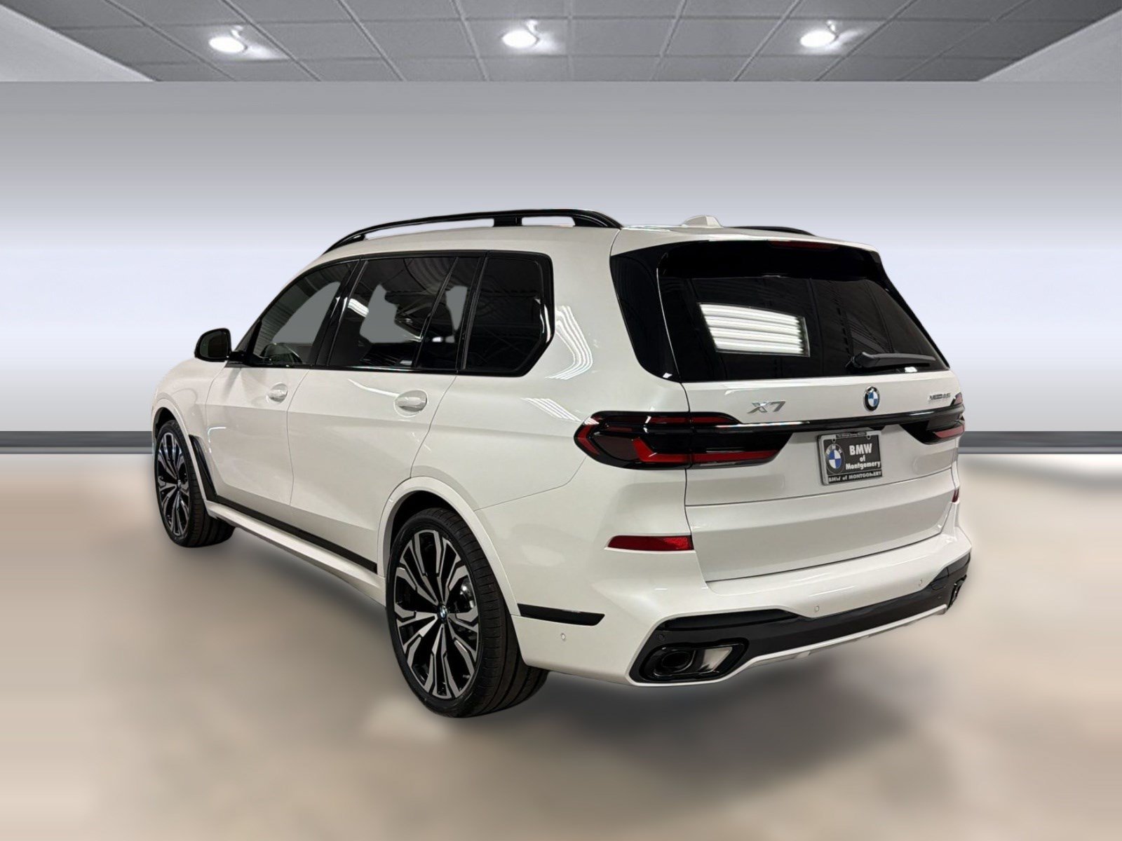 New 2027 BMW X7 xDrive40i w/ M Sport Package AWD/4WD image 3