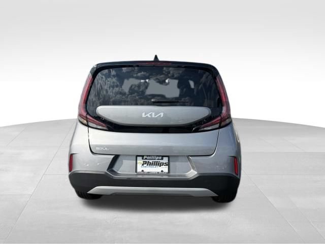 Used 2025 Kia Soul S FWD image 11