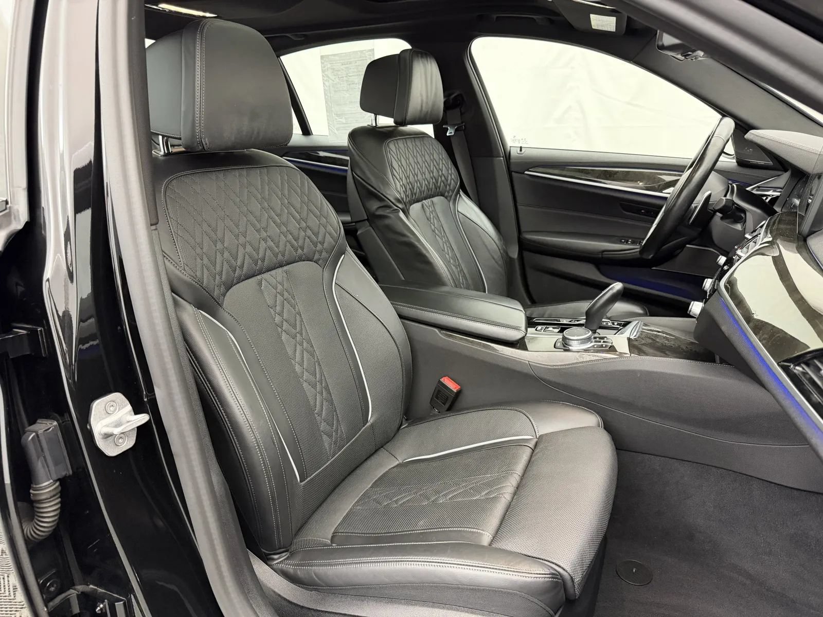 Used 2021 BMW M550i xDrive AWD/4WD image 47
