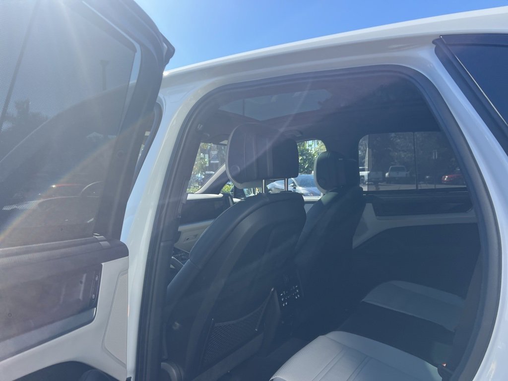 Used 2024 Porsche Cayenne S image 37