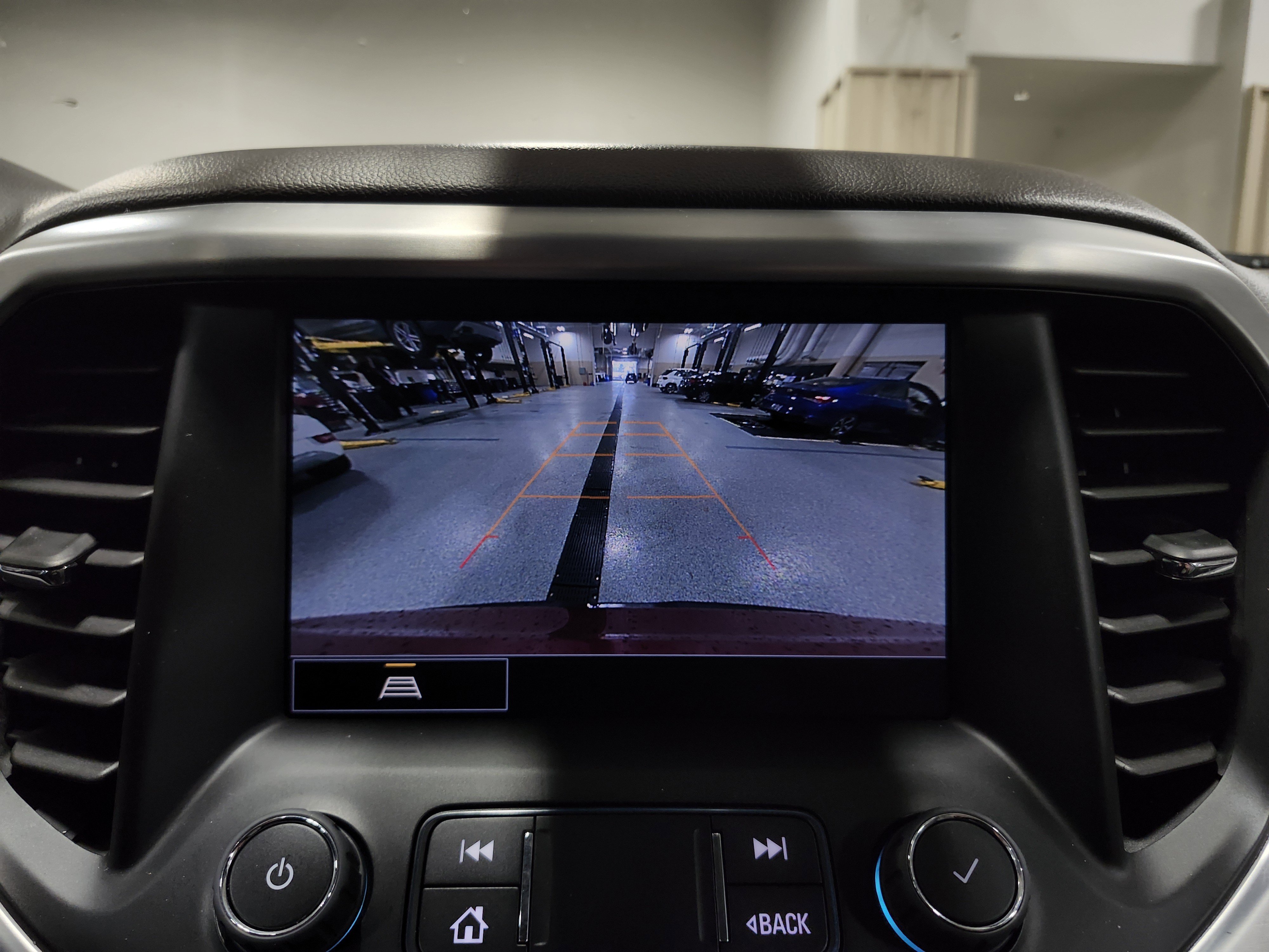 Used 2023 GMC Acadia SLT image 7