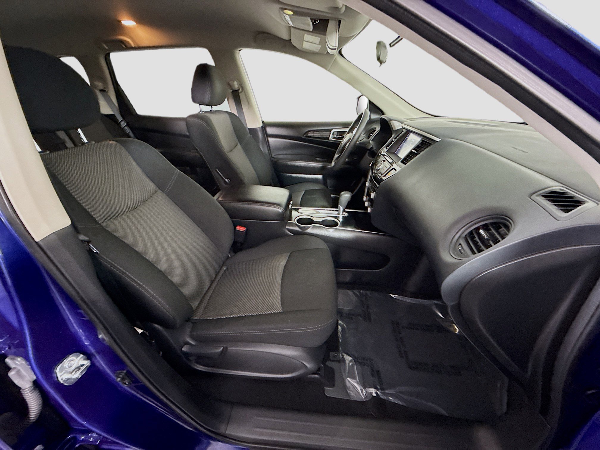 Used 2020 Nissan Pathfinder S image 29