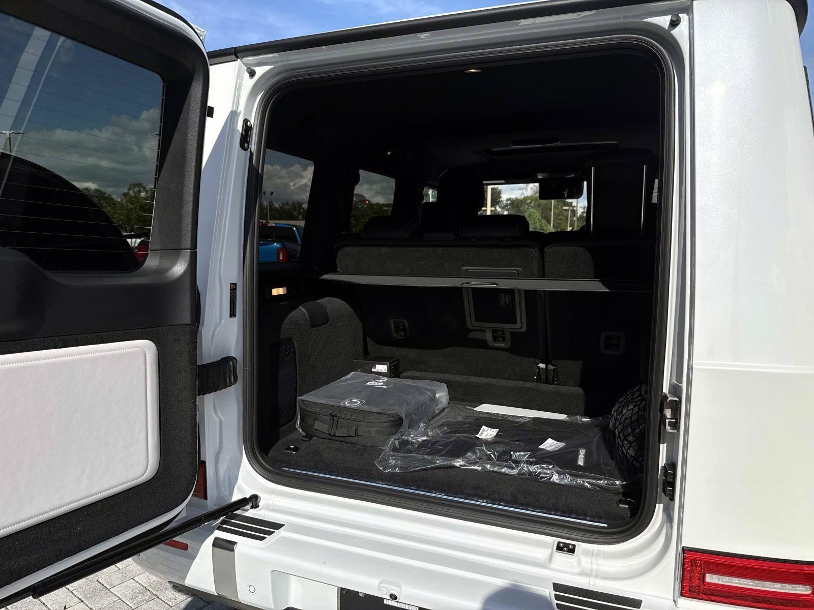 New 2027 Mercedes-Benz G 580 e image 11