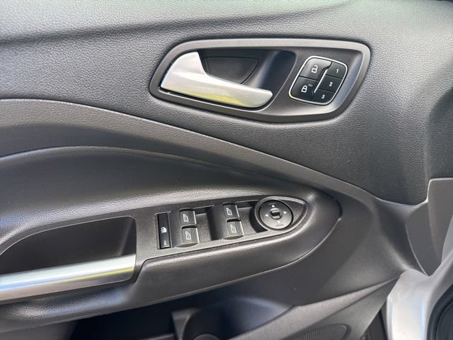 Used 2017 Ford Escape Titanium w/ Equipment Group 301A AWD/4WD image 19