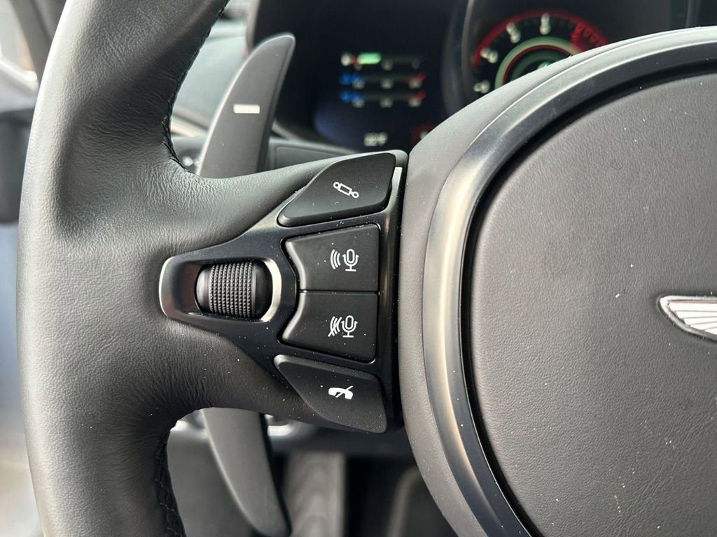 Used 2022 Aston Martin V8 Vantage Roadster image 19