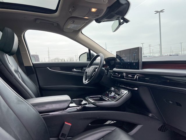 Used 2023 Lincoln Nautilus Reserve image 31
