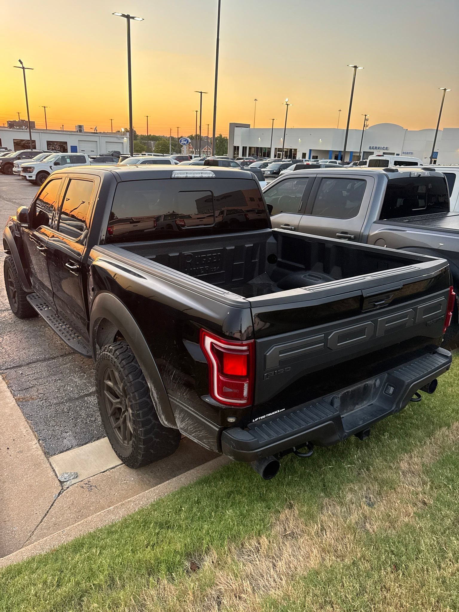 Used 2019 Ford F150 Raptor w/ Equipment Group 802A Luxury AWD/4WD image 4