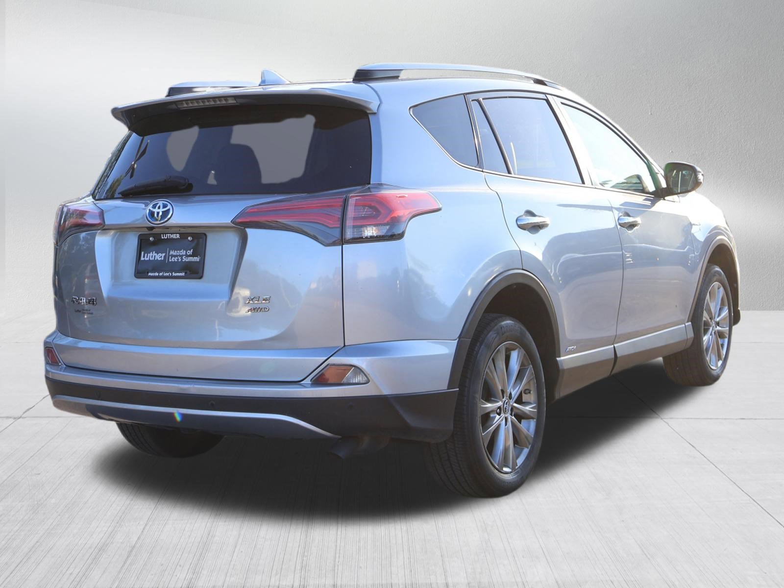 Used 2018 Toyota RAV4 Limited image 7