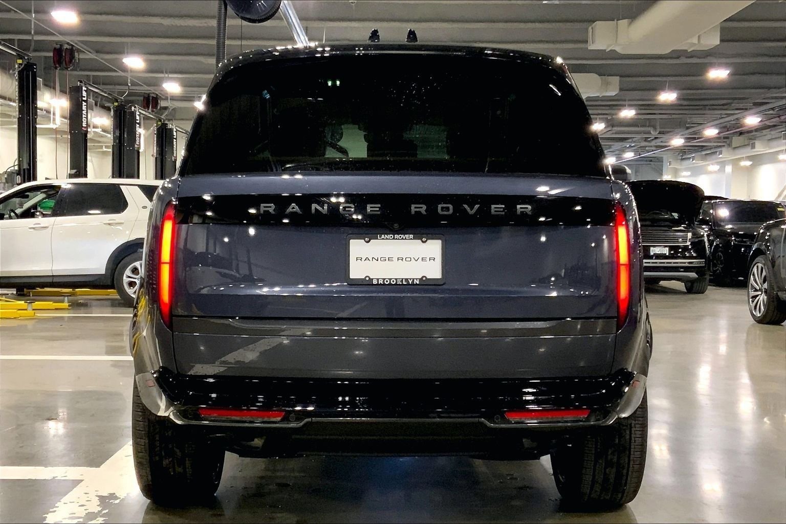 New 2026 Land Rover Range Rover SE image 4