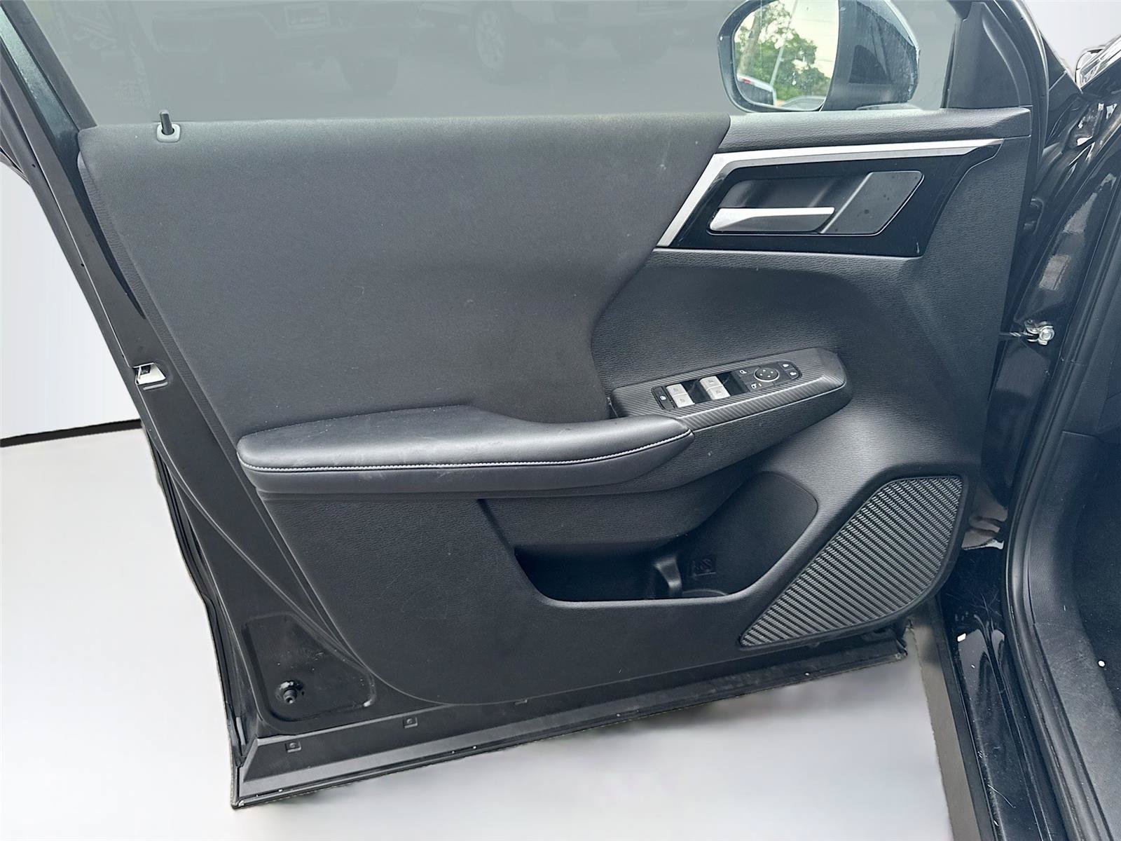 Used 2025 Mitsubishi Outlander ES FWD image 7