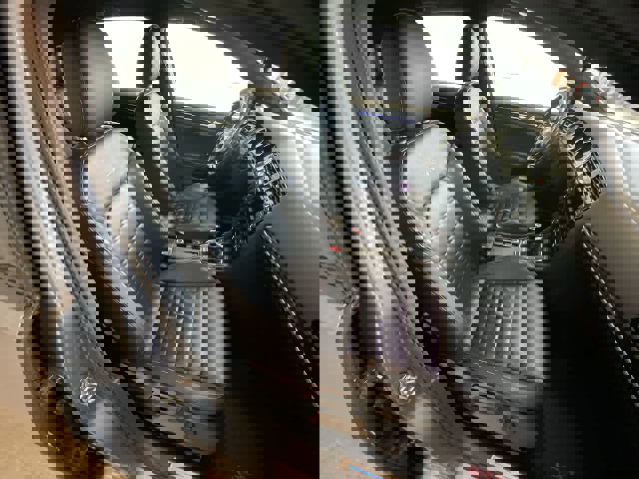 Used 2016 Volkswagen Golf R 4-Door image 23