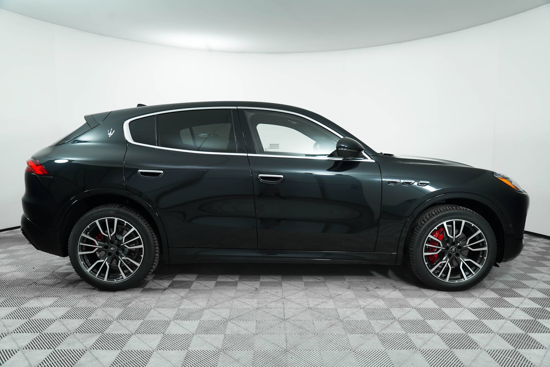 Used 2025 Maserati Grecale GT AWD/4WD image 8