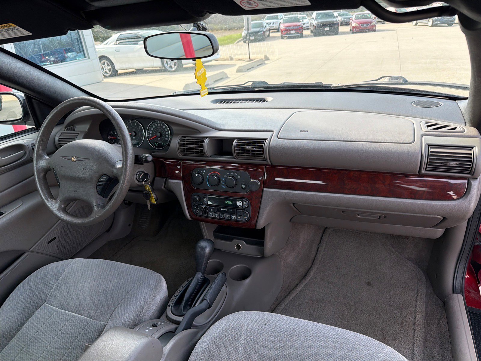 Used 2002 Chrysler Sebring LX image 19