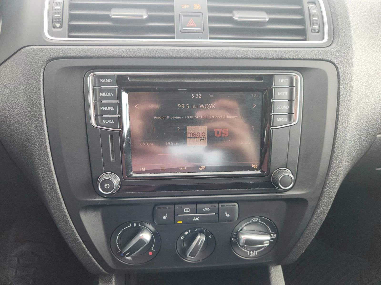 Used 2017 Volkswagen Jetta SE FWD image 16