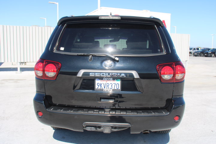 Used 2020 Toyota Sequoia Platinum AWD/4WD image 4