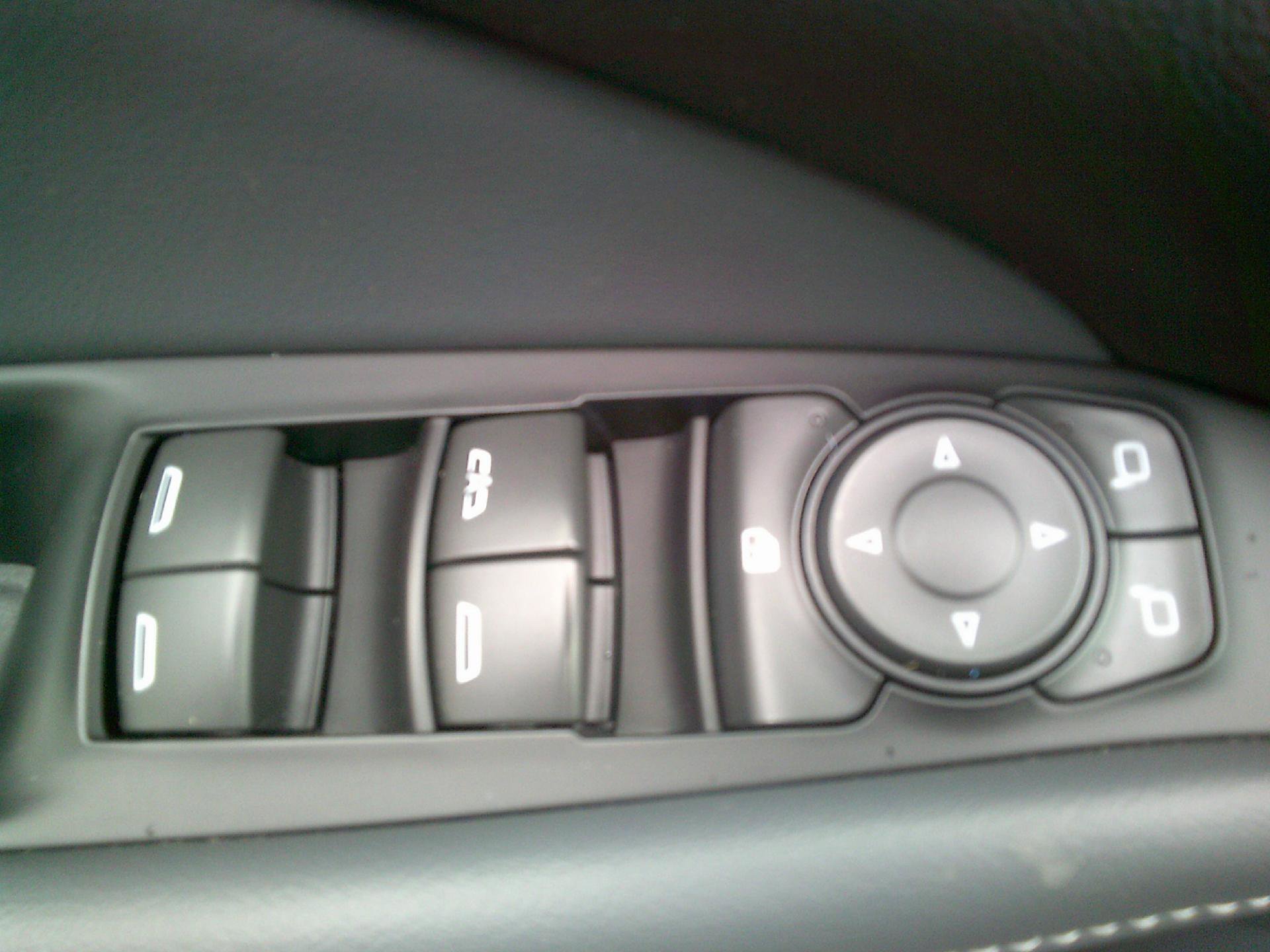 Used 2023 Buick Enclave Essence image 12