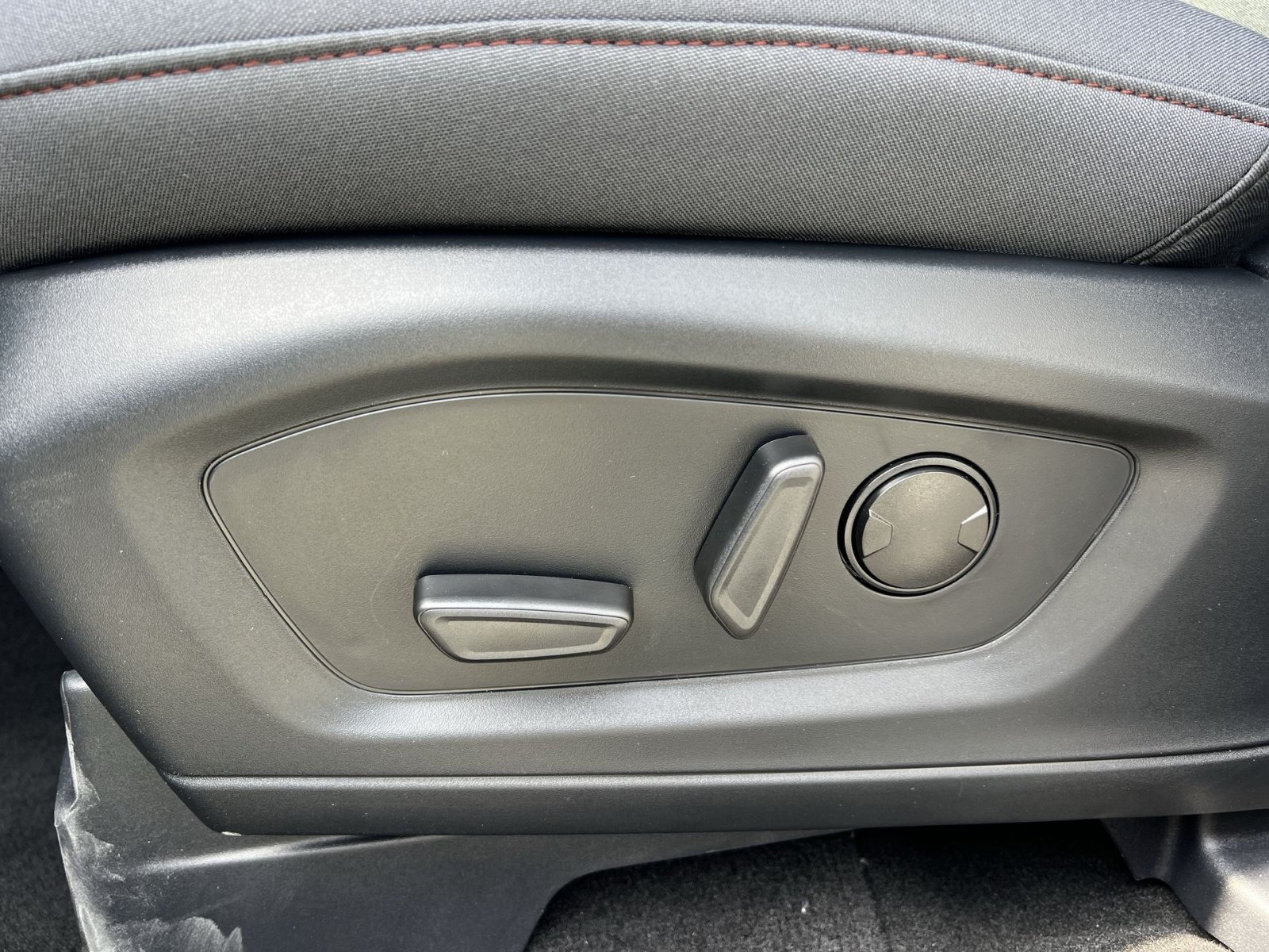 New 2026 Ford Explorer Active AWD/4WD image 14