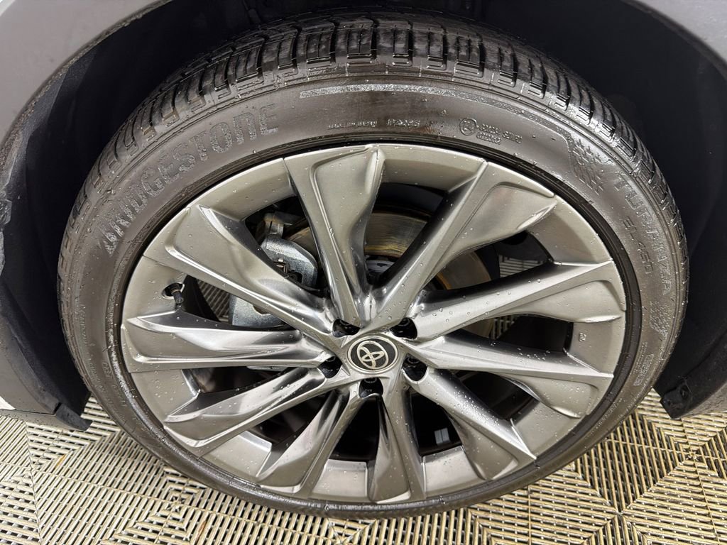 Used 2024 Toyota Crown Limited w/ Advanced Technology Package AWD/4WD image 12