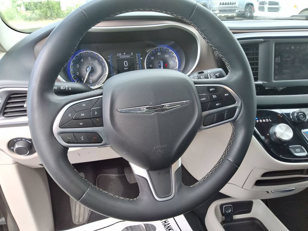 Certified 2023 Chrysler Voyager LX FWD image 13