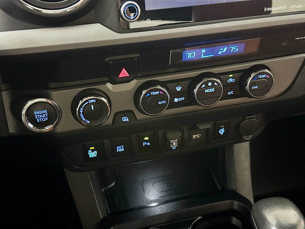 Used 2022 Toyota Tacoma TRD Off-Road w/ Technology Package AWD/4WD image 18