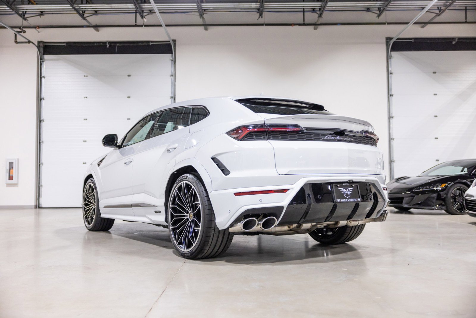 Used 2025 Lamborghini Urus SE image 6