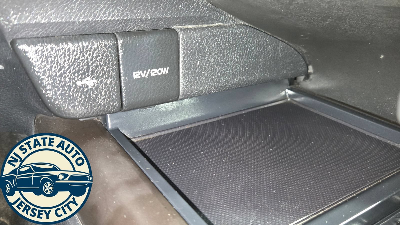 Used 2021 Toyota Camry SE FWD image 16