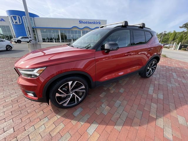 Used 2022 Volvo XC40 T5 R-Design w/ Advanced Package image 29