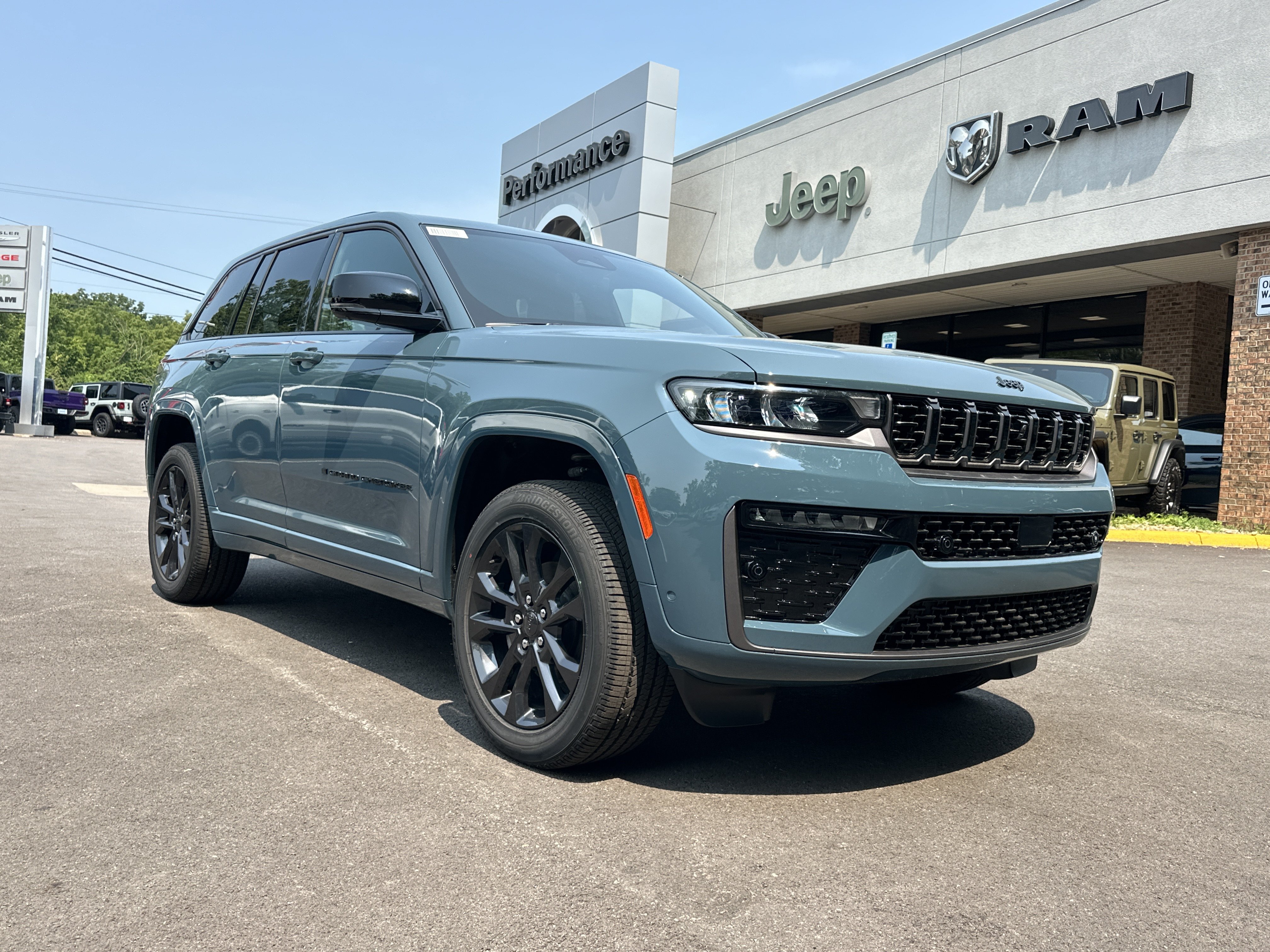 New 2026 Jeep Grand Cherokee Limited AWD/4WD image 18