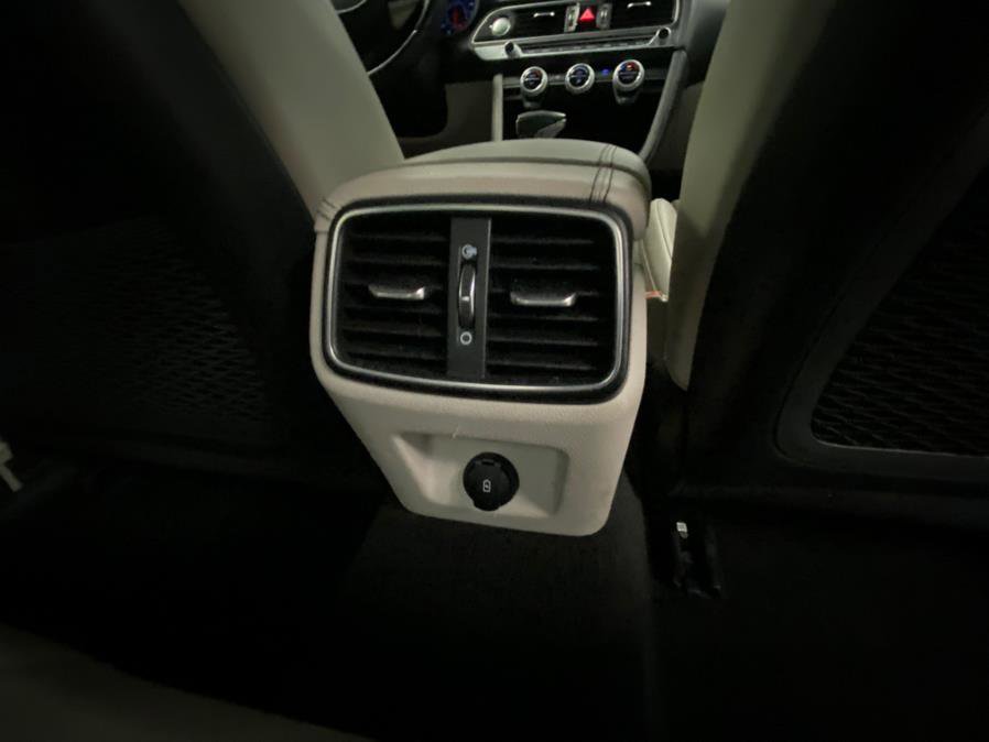 Used 2019 Genesis G70 2.0T Advanced image 37