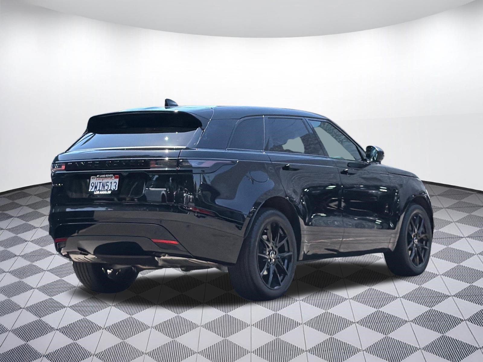 Certified 2026 Land Rover Range Rover Velar Dynamic SE AWD/4WD image 9