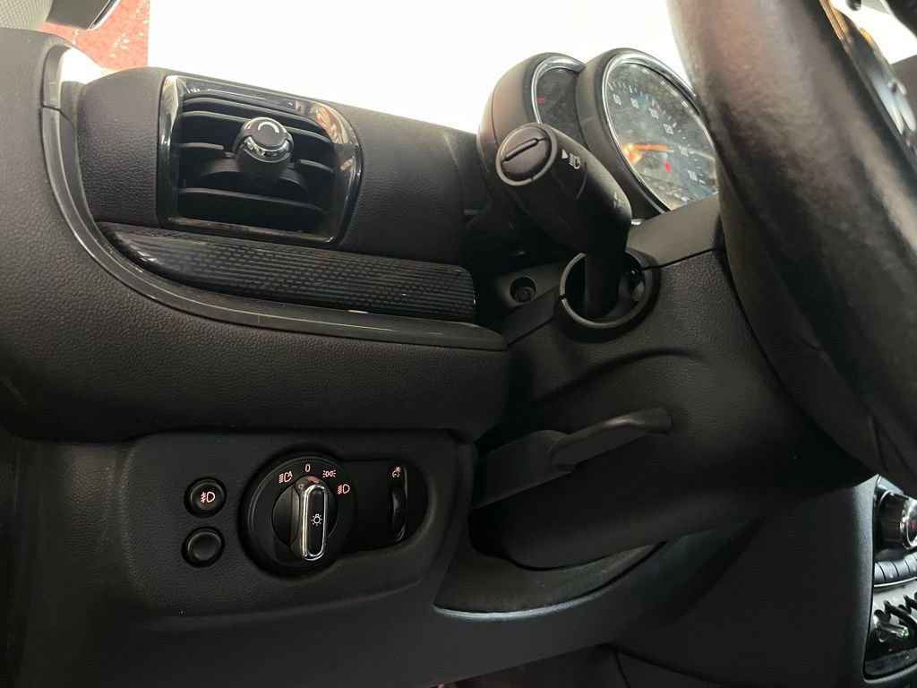 Used 2017 MINI Cooper Clubman S image 32