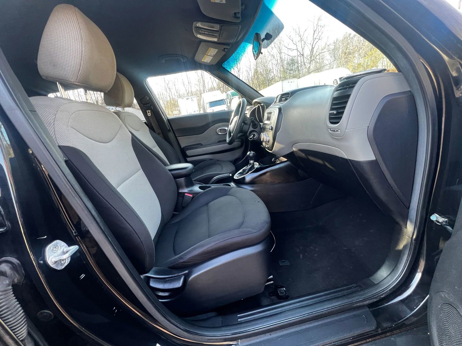 Used 2015 Kia Soul FWD image 12